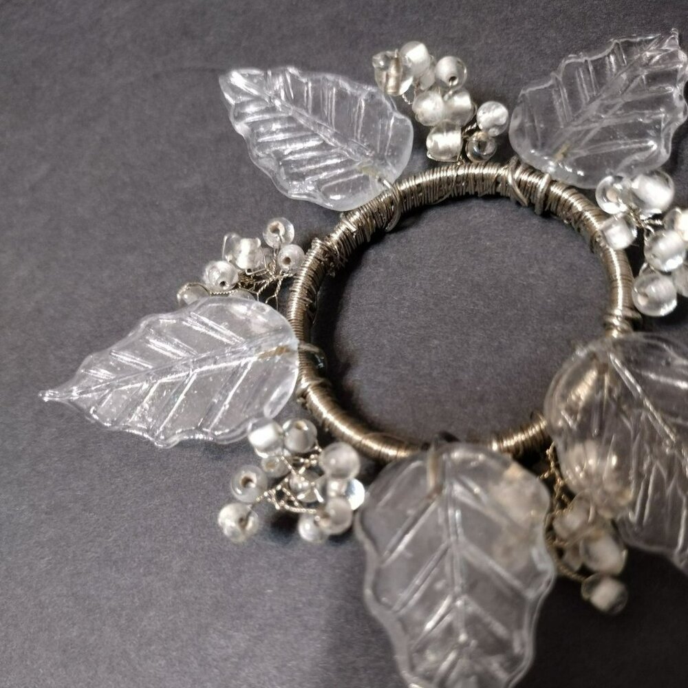 Silver and Clear Napkin Rings, set of 4, Acrylic Leaves and Beads with wire EUC - Picture 3 of 4